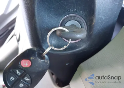 2012 Toyota Sienna Le 7 Passenger z USA, uszkodzony, nr VIN 5TDJK3DC5CS037146